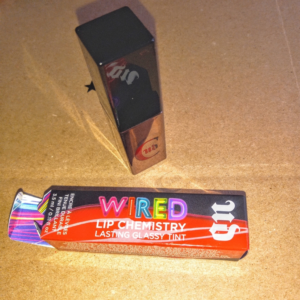 COPY - Urban Decay Wired Lip Chemistry Glassy Tint WIRE